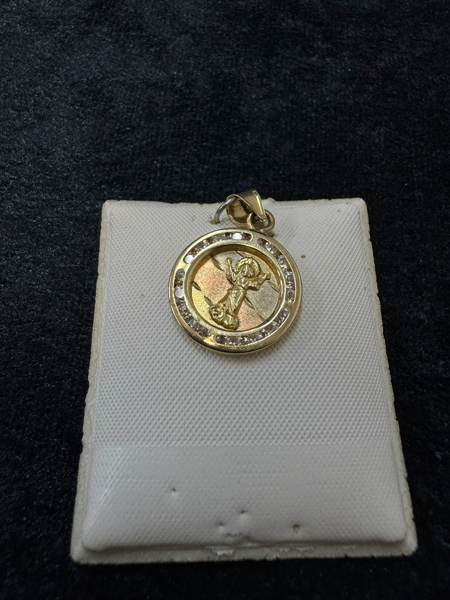 Charm Divino Niño Borde Zirc Redondo 3 Colores 10k
